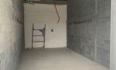 Renta Local 40 m2 Nuevo Obra Gris  plaza Helysium .Ave. Fundadores, Mty.