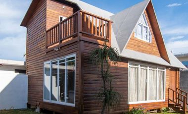 CASA TIPO CHALET EN VENTA EN PLAYA DEL CARMEN, QUINTANA ROO, CON 2 CABAÑAS Y UN LOCAL COMERCIAL