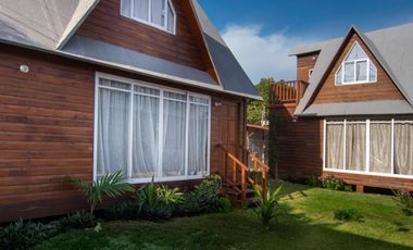 CASA TIPO CHALET EN VENTA EN PLAYA DEL CARMEN, QUINTANA ROO, CON 2 CABAÑAS Y UN LOCAL COMERCIAL