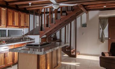 CASA TIPO CHALET EN VENTA EN PLAYA DEL CARMEN, QUINTANA ROO, CON 2 CABAÑAS Y UN LOCAL COMERCIAL