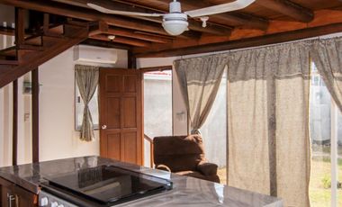 CASA TIPO CHALET EN VENTA EN PLAYA DEL CARMEN, QUINTANA ROO, CON 2 CABAÑAS Y UN LOCAL COMERCIAL