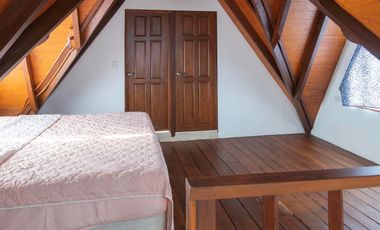 CASA TIPO CHALET EN VENTA EN PLAYA DEL CARMEN, QUINTANA ROO, CON 2 CABAÑAS Y UN LOCAL COMERCIAL