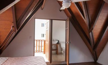 CASA TIPO CHALET EN VENTA EN PLAYA DEL CARMEN, QUINTANA ROO, CON 2 CABAÑAS Y UN LOCAL COMERCIAL