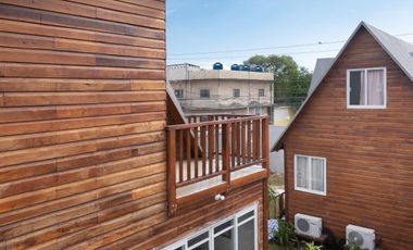 CASA TIPO CHALET EN VENTA EN PLAYA DEL CARMEN, QUINTANA ROO, CON 2 CABAÑAS Y UN LOCAL COMERCIAL