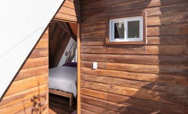 CASA TIPO CHALET EN VENTA EN PLAYA DEL CARMEN, QUINTANA ROO, CON 2 CABAÑAS Y UN LOCAL COMERCIAL