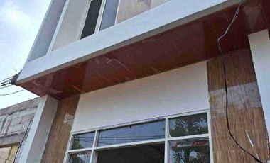 Jual Ruko / Rumah Usaha Baru Gress
Perumahan Kahuripan Niwana
Sidoarjo

Ada 4 Unit, Laku 3 Unit
*Sisa 1 Unit*

Luas 45m2 ( 4.5x10 )
LB LB 67m2 ( 2 Lan