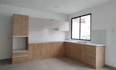 Casa de venta en la Urbanización Ciudad Celeste, de estreno, Samborondón.