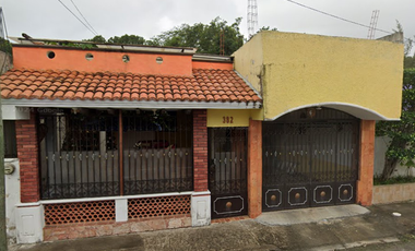 SE VENDE BONITA Y AMPLIA CASA EN QUINTANA ROO