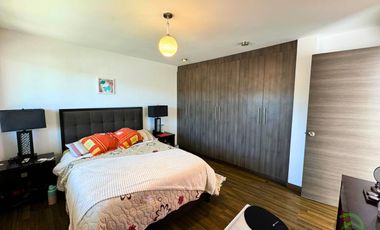 EN VENTA HERMOSA CASA DE 3 PISOS EN CARCELÉN