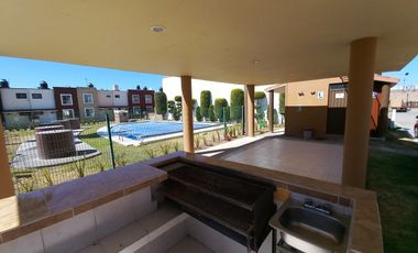 SE RENTA CASA EN FRACCIONAMIENTO EN Residencial Hacienda San Joaquin, Circuito San Joaquin, Barrio del Calvario, San Juan Cuautlancingo, Puebla, Méxic
