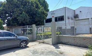 VENDO BODEGA  CON AREA TOTAL 16.000M2 Y 2.000M2 CONSTRUIDOS BARRIO INDUSTRIAL PALMIRA