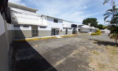 VENDO BODEGA  CON AREA TOTAL 16.000M2 Y 2.000M2 CONSTRUIDOS BARRIO INDUSTRIAL PALMIRA