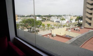Venta Dpto. 130 m2 Edif. Torre Colon, a lado Hotel Hilton -Urbanización Kennedy-Norte (totalmente remodelado, decorado y amoblado, con parqueo)
