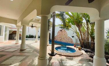 Casa en Venta en Mazatlán, en Club Real