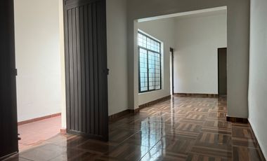 VENTA CASA-OFICINAS REMODELADAS CENTRO MONTERREY