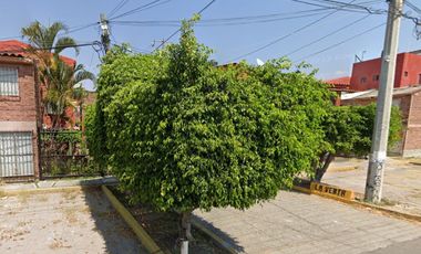Aproveche  Oportunidad de Remate Bancario Casa en Calle La Venta, U.H. Rinconada Acolapa, Municipio de Tepoztlán, Morelos.