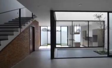 CASA EN PIEDRA VIVA, AJIJIC