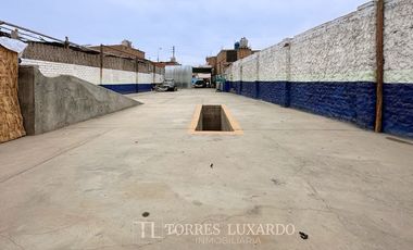 VENTA DE LOCAL COMERCIAL DE 437M2 EN EL OVALO DE HUACHO