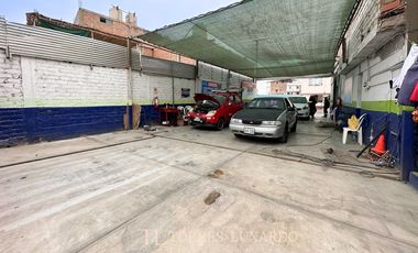 VENTA DE LOCAL COMERCIAL DE 437M2 EN EL OVALO DE HUACHO