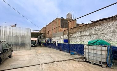 VENTA DE LOCAL COMERCIAL DE 437M2 EN EL OVALO DE HUACHO