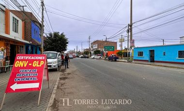 VENTA DE LOCAL COMERCIAL DE 437M2 EN EL OVALO DE HUACHO