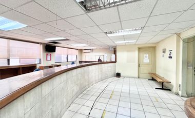 Se vende amplia oficina EX CONSERVADOR DE CURICÓ, Edificio Montt