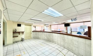 Se vende amplia oficina EX CONSERVADOR DE CURICÓ, Edificio Montt