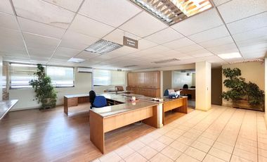 Se vende amplia oficina EX CONSERVADOR DE CURICÓ, Edificio Montt
