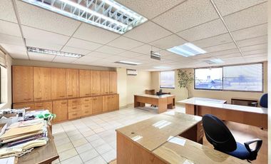 Se vende amplia oficina EX CONSERVADOR DE CURICÓ, Edificio Montt