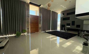 CASA DE UNA PLANTA EN RENTA AMUEBLADA EN EL BOSQUE COUNTRY CLUB