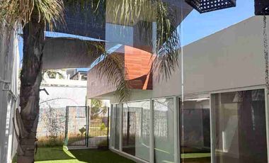 CASA DE UNA PLANTA EN RENTA AMUEBLADA EN EL BOSQUE COUNTRY CLUB