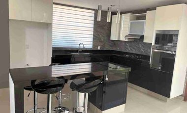 CASA DE UNA PLANTA EN RENTA AMUEBLADA EN EL BOSQUE COUNTRY CLUB