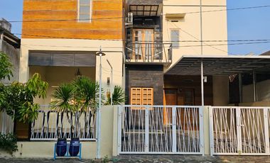 Rumah model Villa 2 Lantai Semi Furnished Perumahan Bukit Randu Agung Indah Gresik