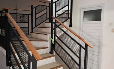 Rumah model Villa 2 Lantai Semi Furnished Perumahan Bukit Randu Agung Indah Gresik