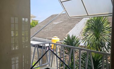 Rumah model Villa 2 Lantai Semi Furnished Perumahan Bukit Randu Agung Indah Gresik