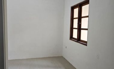 Rumah model Villa 2 Lantai Semi Furnished Perumahan Bukit Randu Agung Indah Gresik