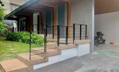 FOR SALE! Modern split level home in Dasmarinas Village Makati City