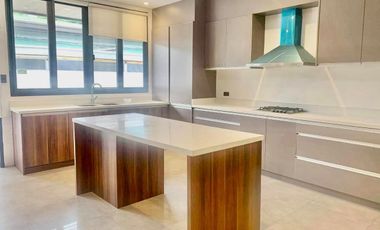 FOR SALE! Modern split level home in Dasmarinas Village Makati City