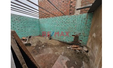 Casa Como Terreno De 160 M2 En Ancón