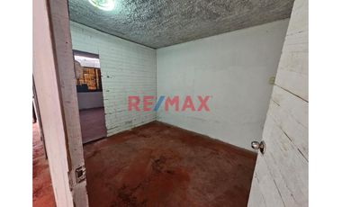 Casa Como Terreno De 160 M2 En Ancón