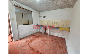 Casa Como Terreno De 160 M2 En Ancón