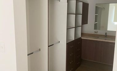 DEPARTAMENTO EN RENTA EN HACIENDA DEL PARQUE, 2 RECS, 2 BAÑOS, PRINCIPAL CON BAÑO Y VESTIDOR