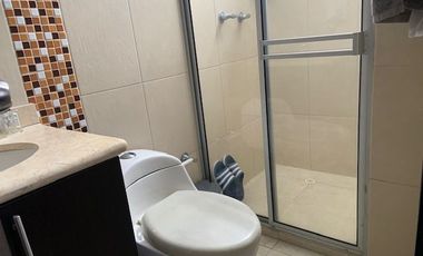 LINDO Y COMODO APARTAMENTO. EXCELENTE UBICACION