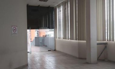 Venta Edificio de 2 Pisos, Tiene Oficinas, 6 Bodegas. Área 13.238,91 m² Via a Daule 5.5 Km