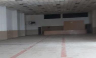 Venta Edificio de 2 Pisos, Tiene Oficinas, 6 Bodegas. Área 13.238,91 m² Via a Daule 5.5 Km