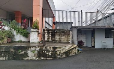 Venta Edificio de 2 Pisos, Tiene Oficinas, 6 Bodegas. Área 13.238,91 m² Via a Daule 5.5 Km