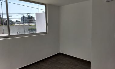 Rento oficina con excelente ubicacion muy cerca de Plaza Dorada