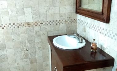 Rento oficina con excelente ubicacion muy cerca de Plaza Dorada