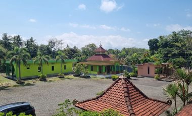 RUMAH SECOND TERAWAT FASILITAS LENGKAP DI TEPI JALAN PURWOREJO
