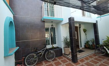 Casa amplia en Terranova De 4 recamaras y un estudio cuenta con terraza y área de asador